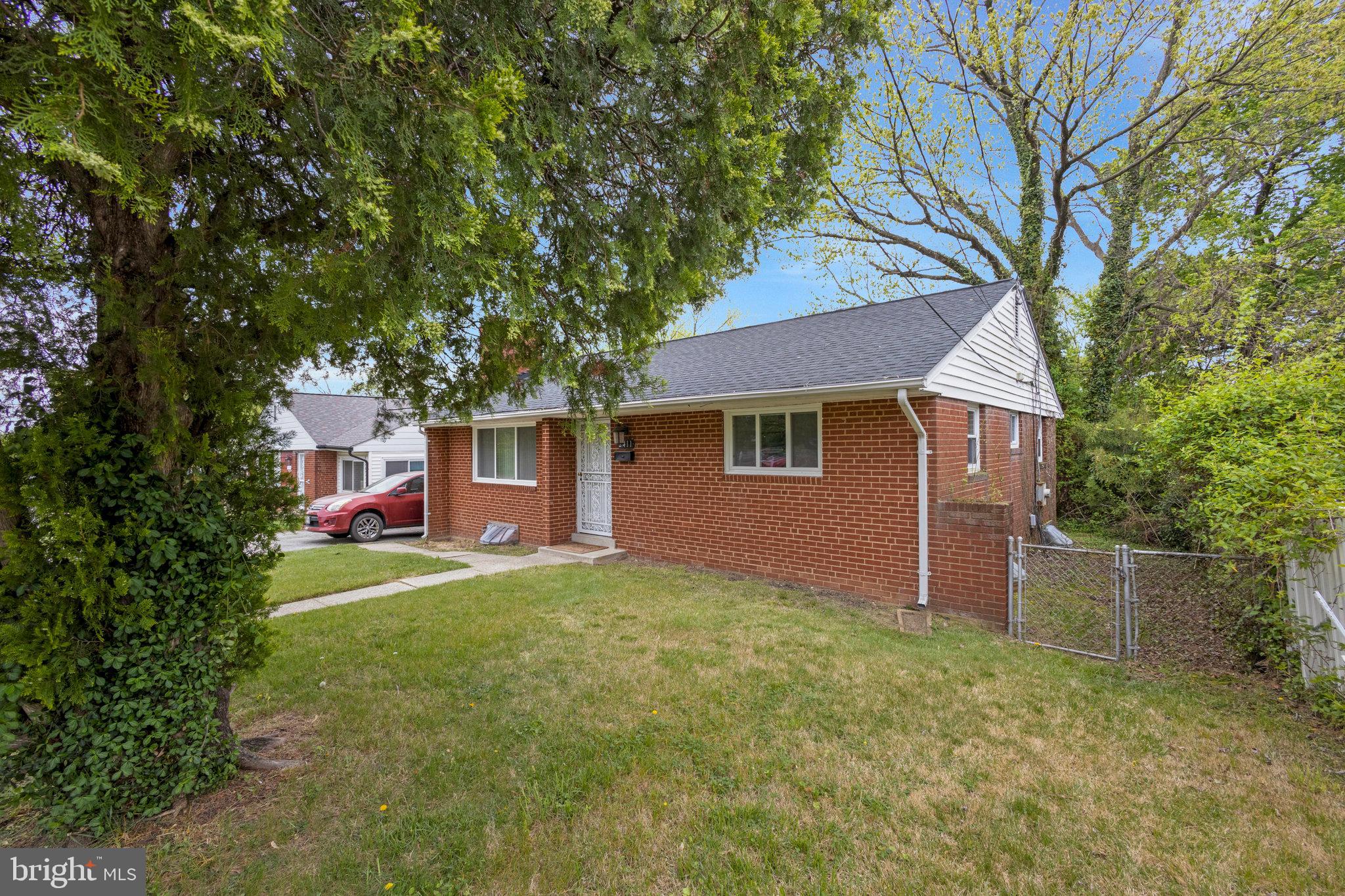 2411 Brooks Dr