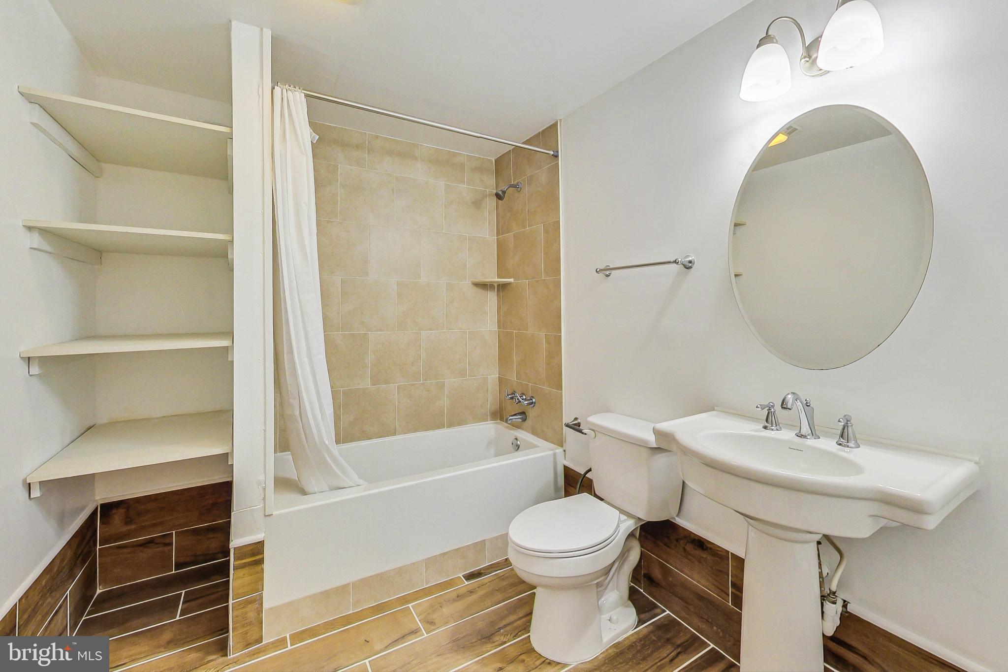 1810 Orchard Hill Dr