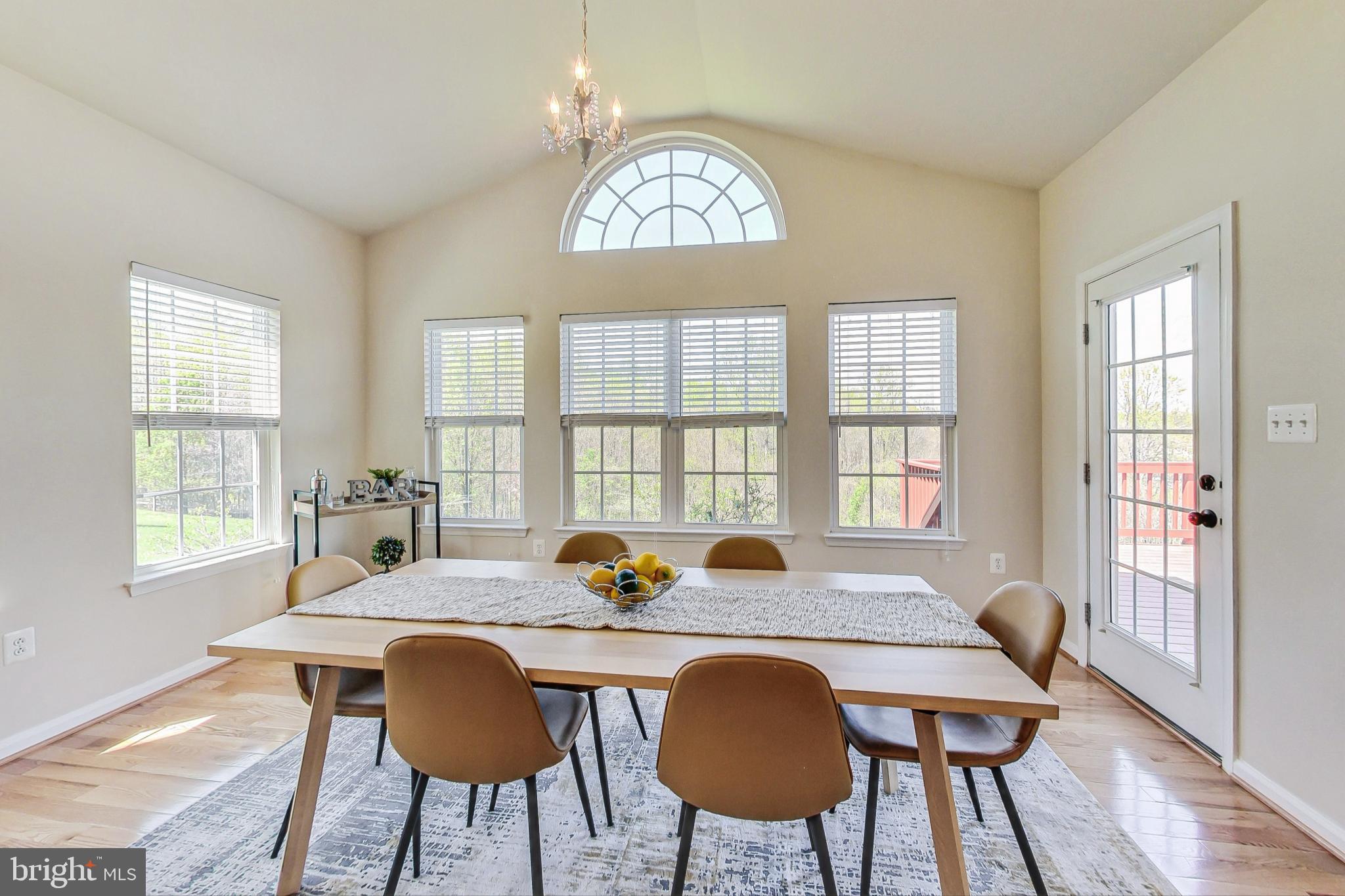 1810 Orchard Hill Dr