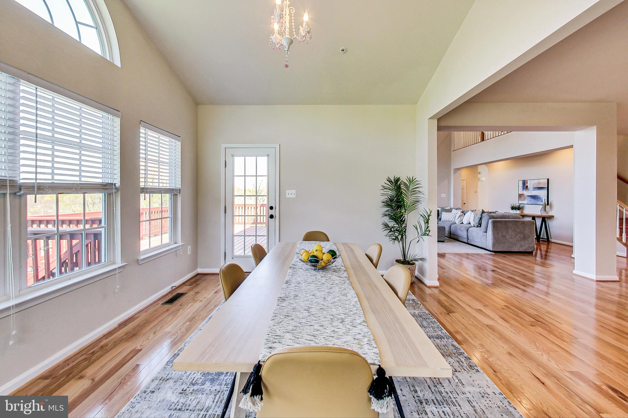 1810 Orchard Hill Dr