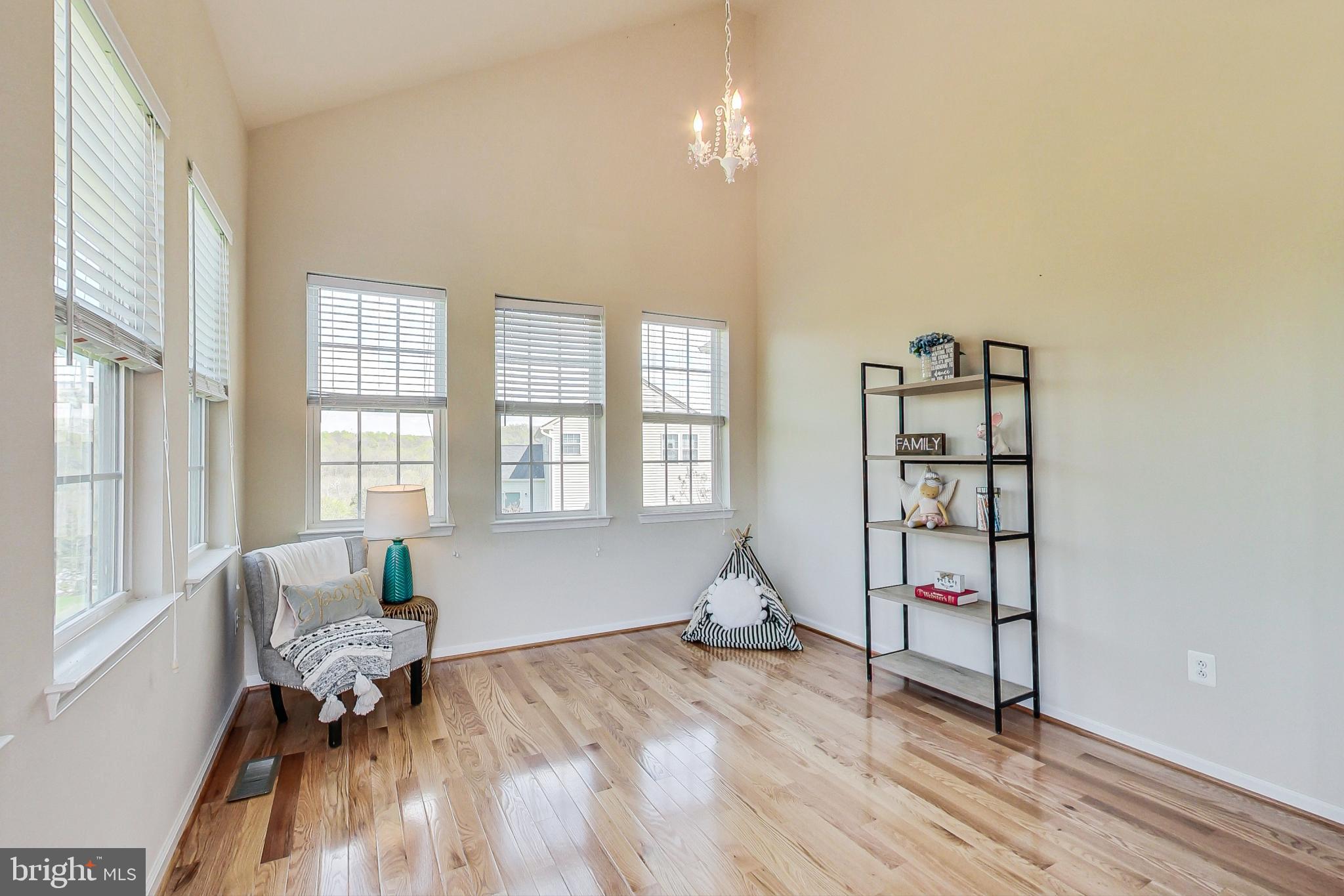 1810 Orchard Hill Dr