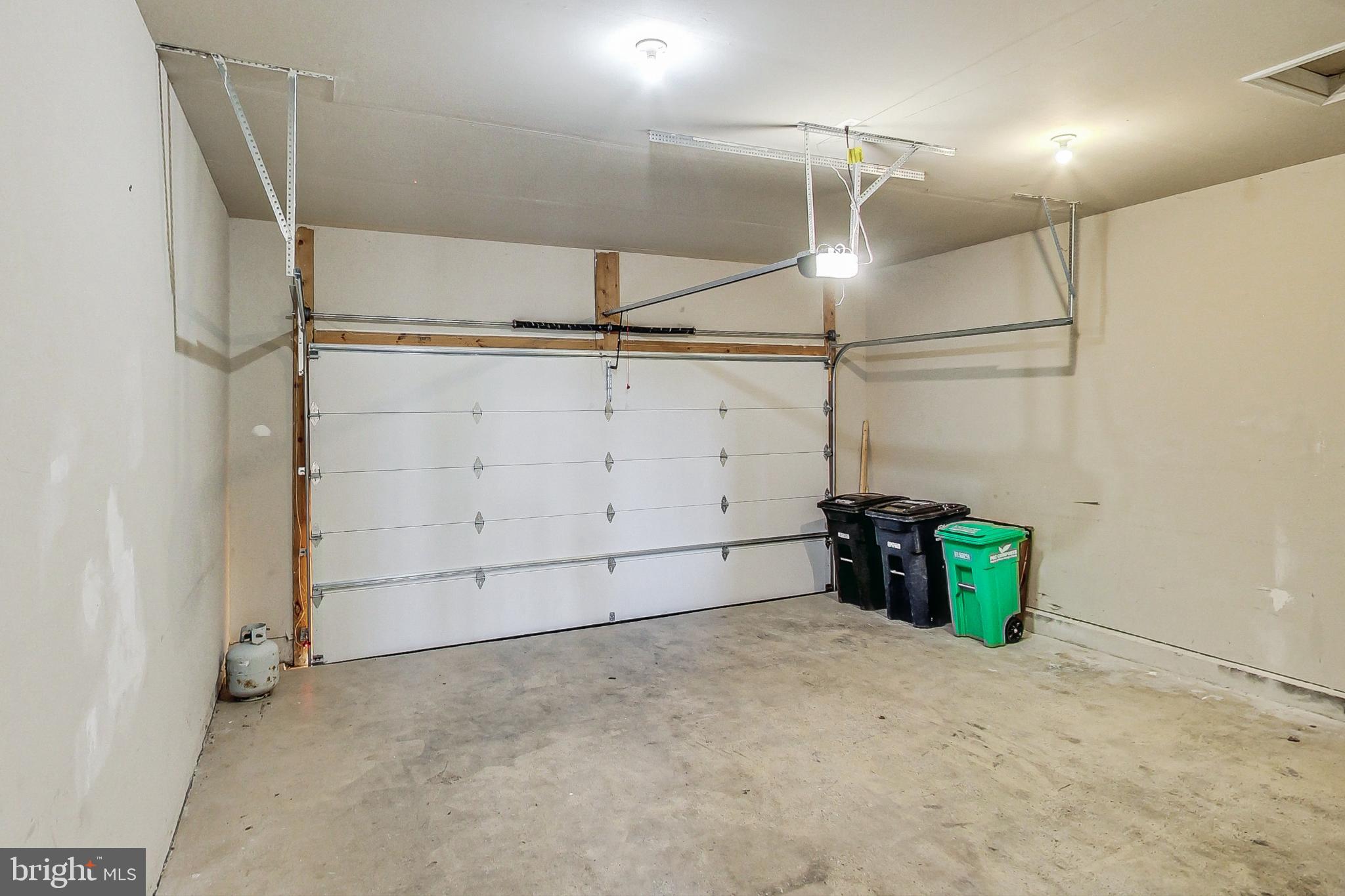 1810 Orchard Hill Dr