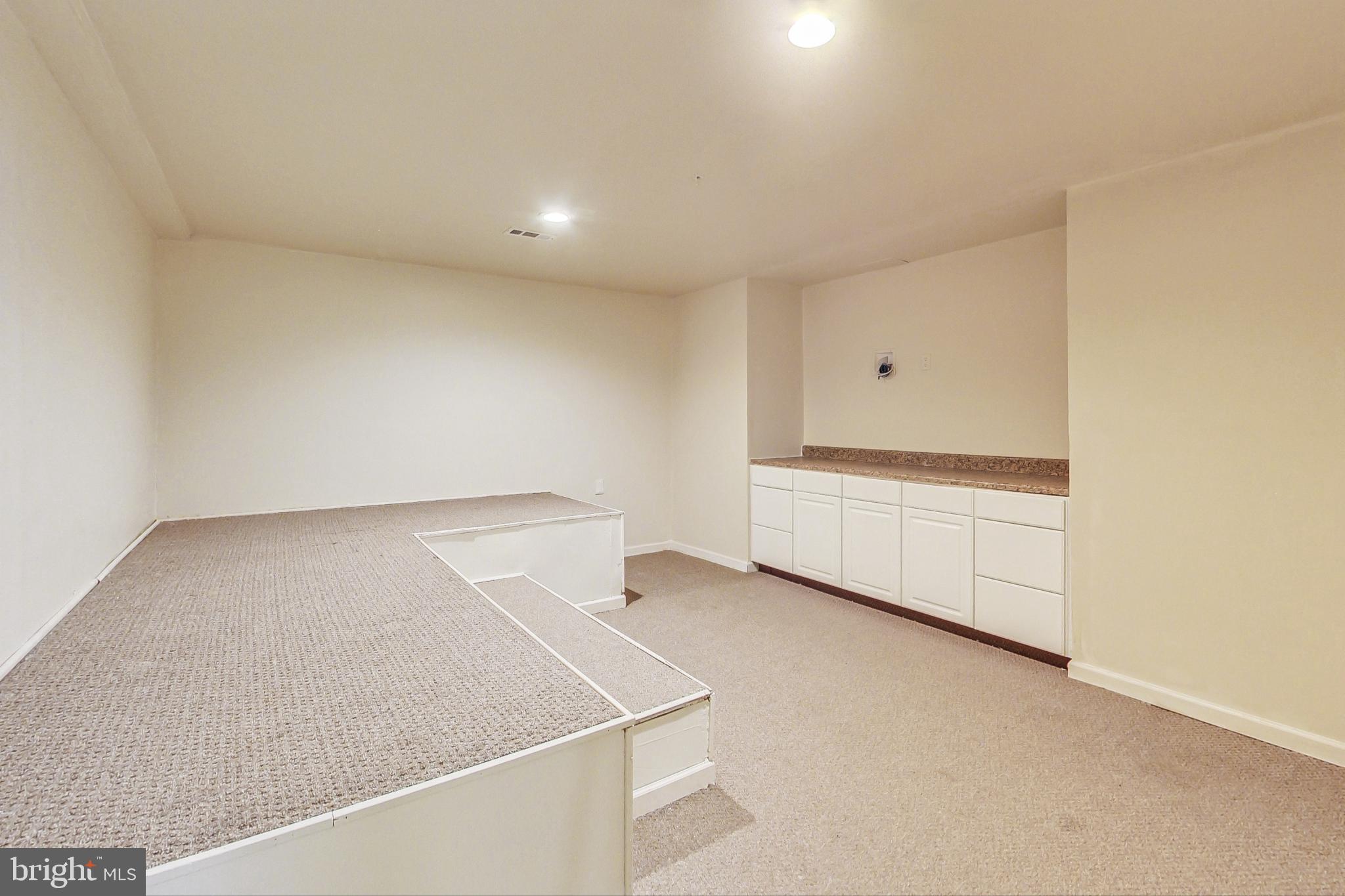 1810 Orchard Hill Dr