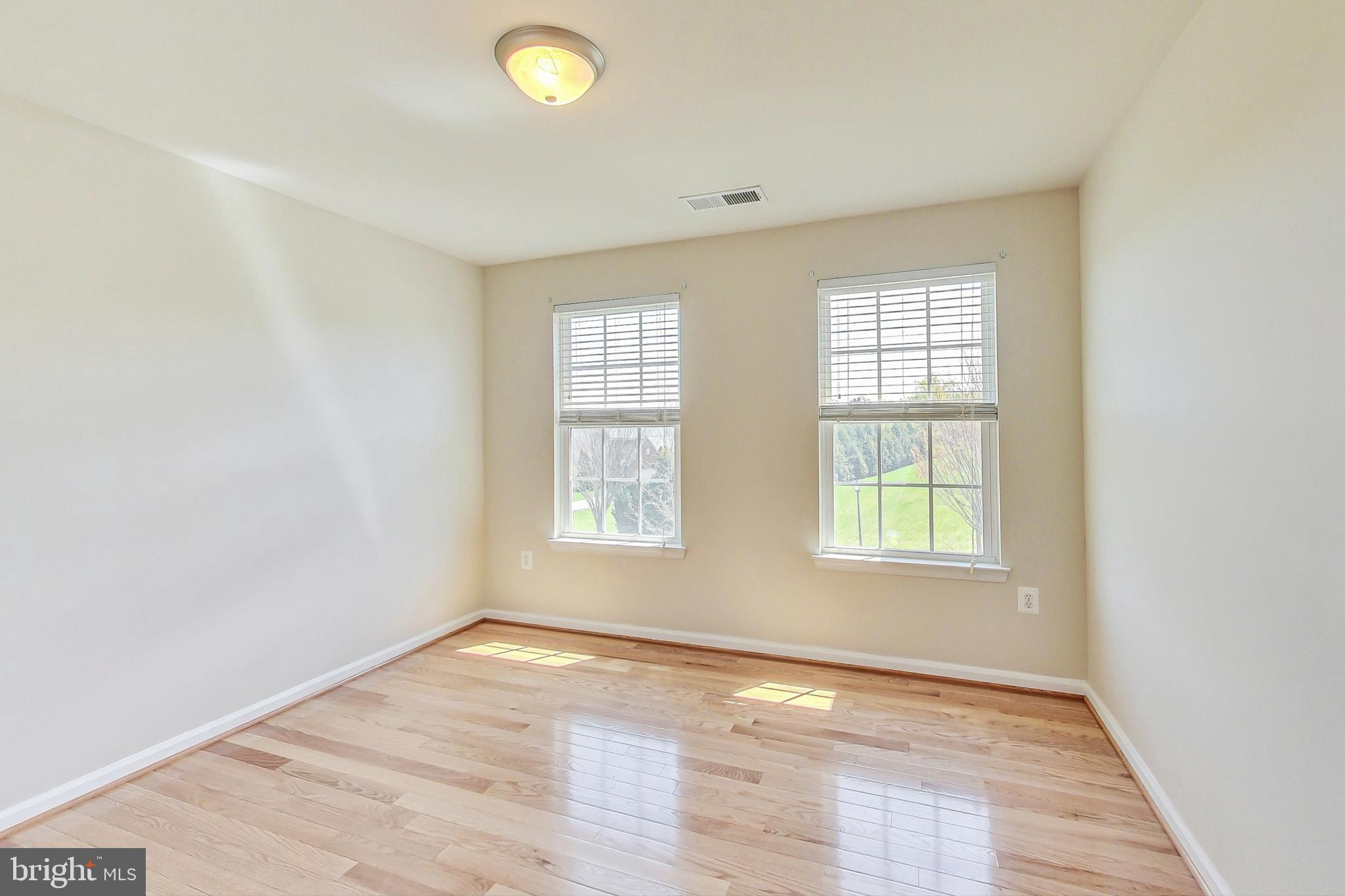 1810 Orchard Hill Dr