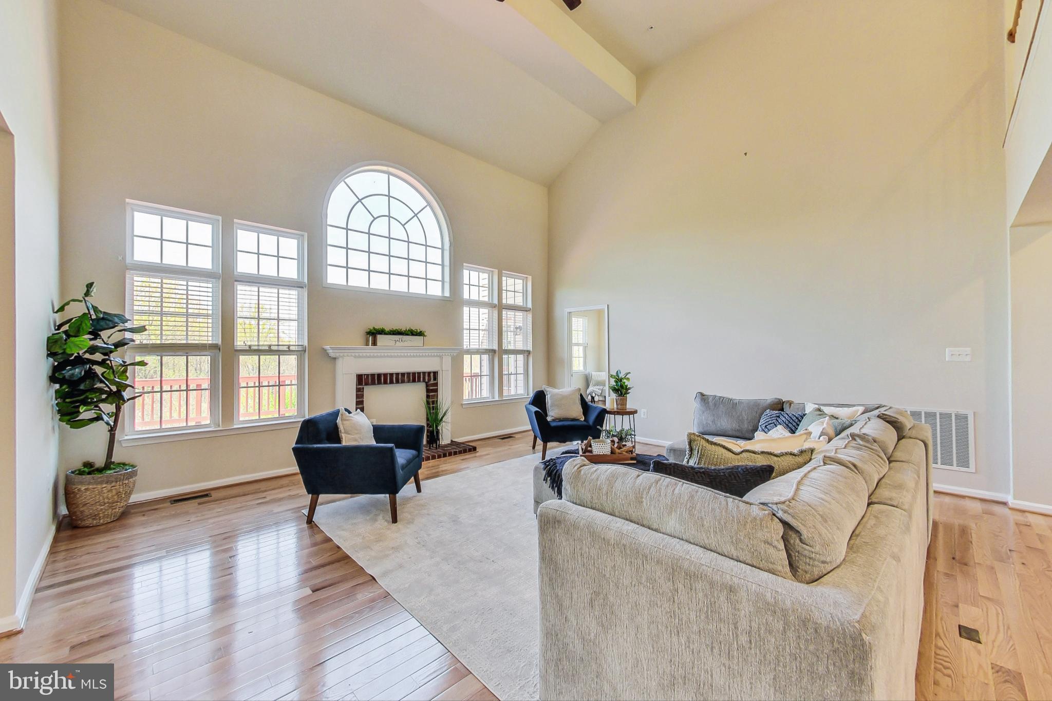 1810 Orchard Hill Dr