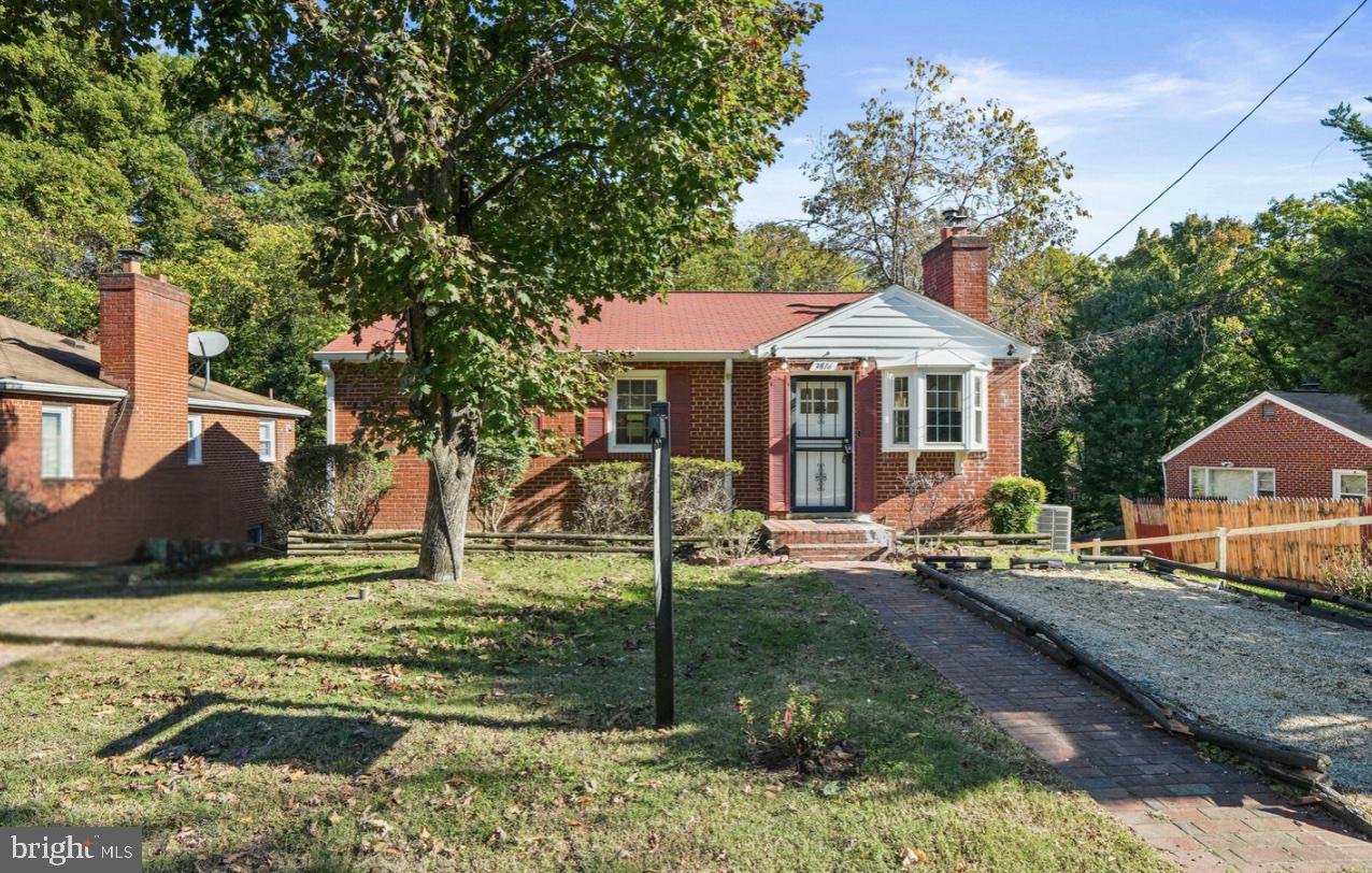 3816 Crystal Ln