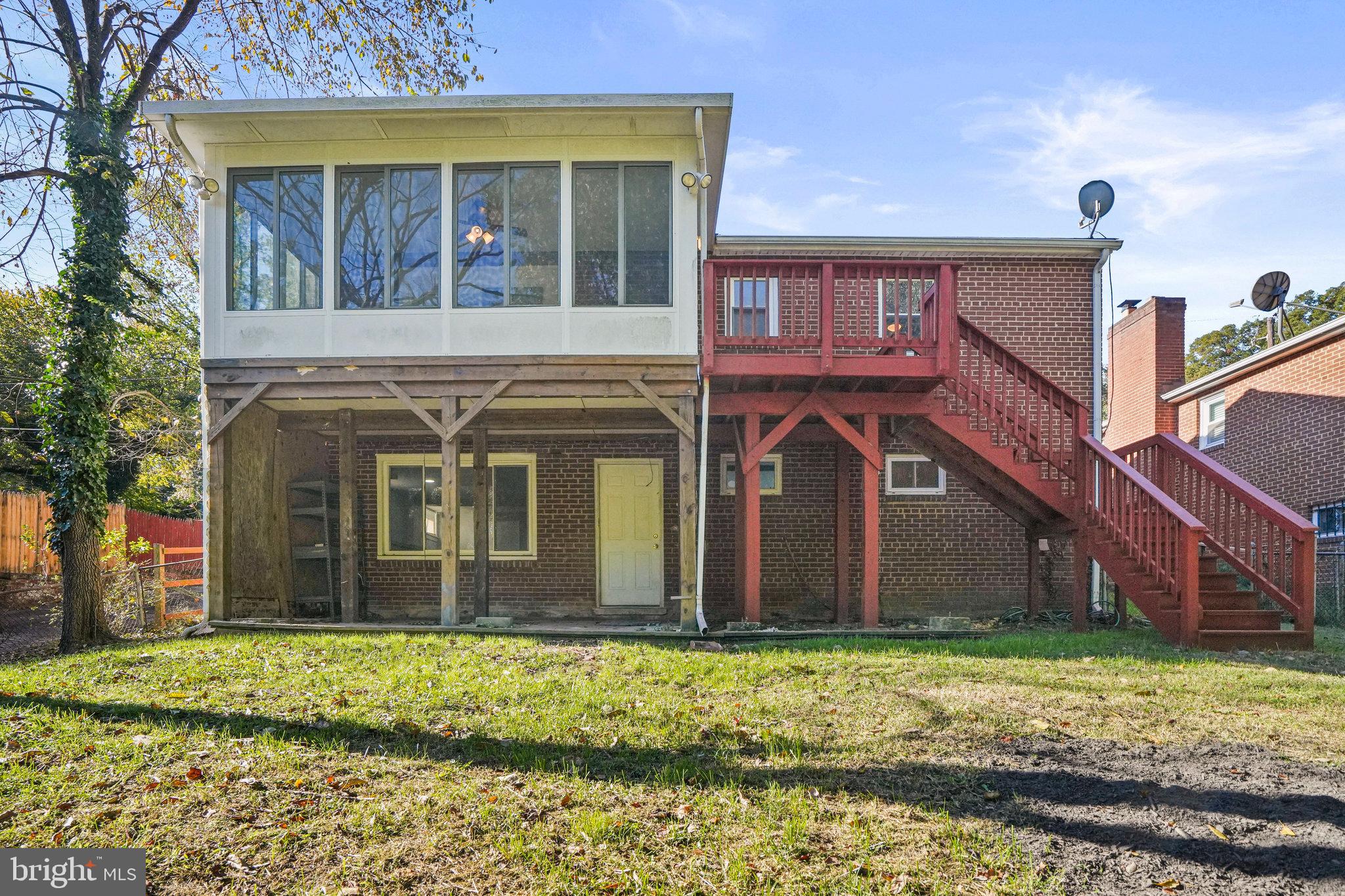 3816 Crystal Ln