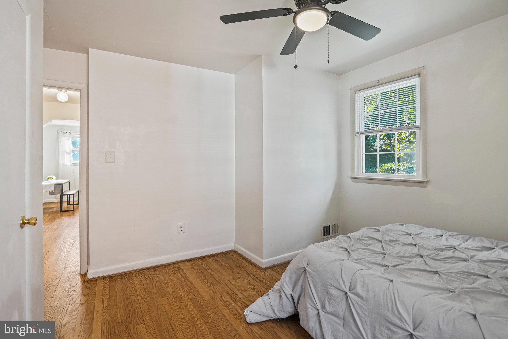 3816 Crystal Ln