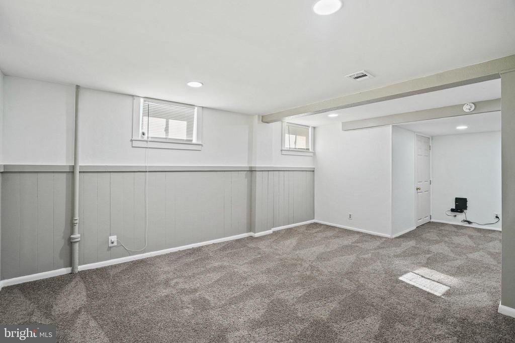 3816 Crystal Ln