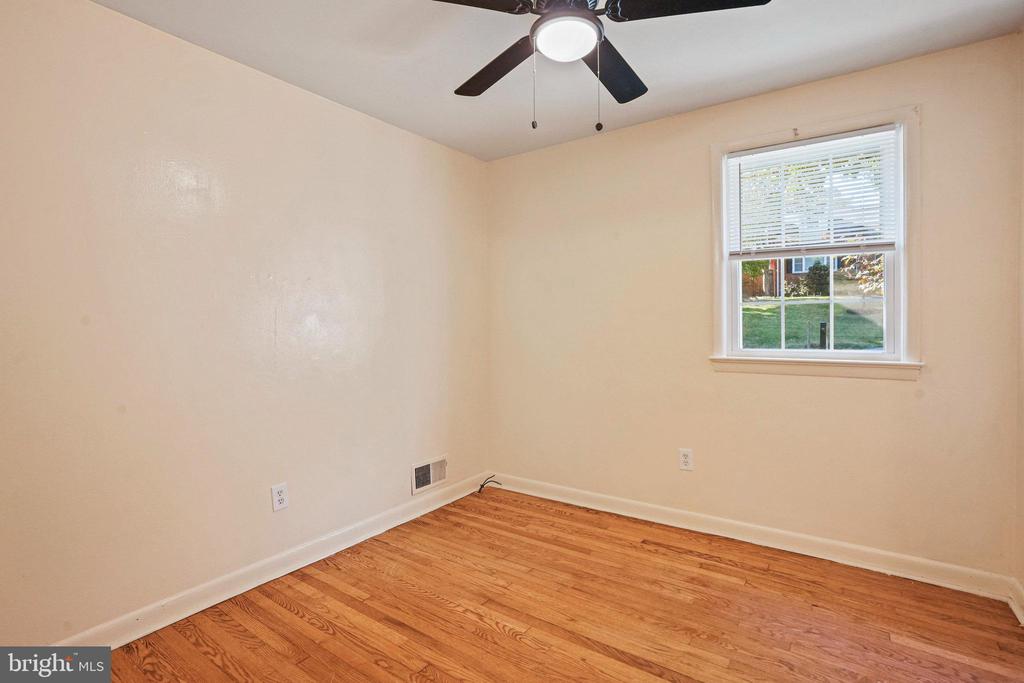 3816 Crystal Ln