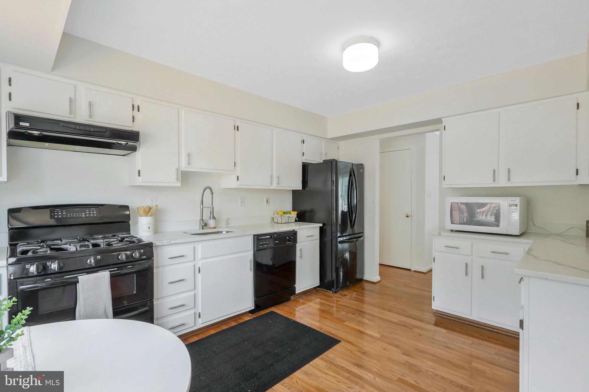 11706 Sylvia Dr