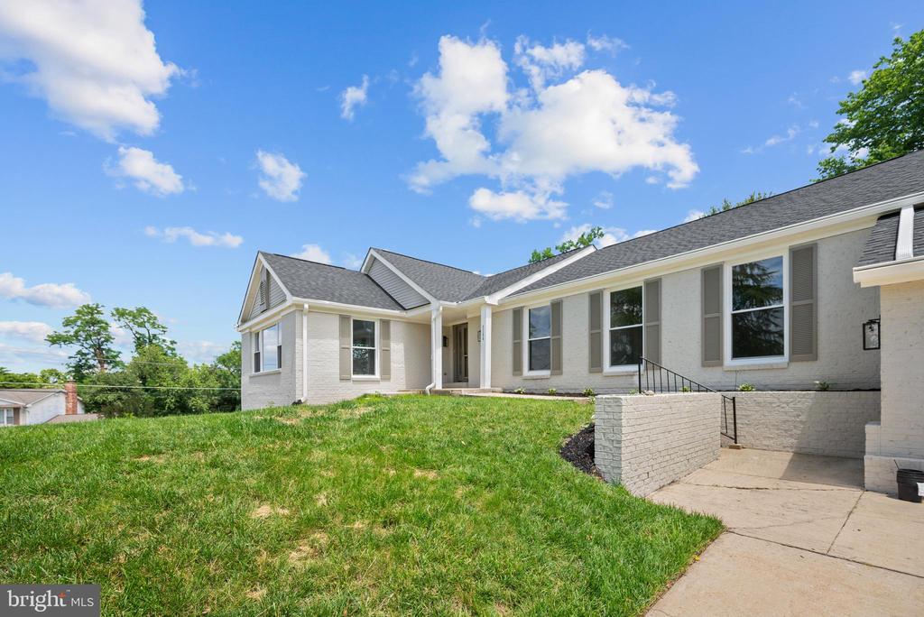 8200 CLAY DR