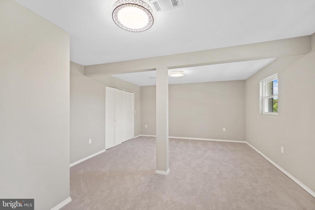 8200 CLAY DR