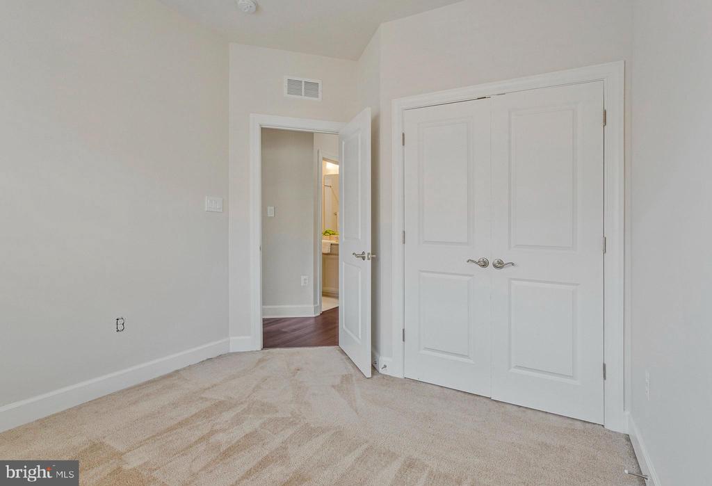 128 Albany Pl