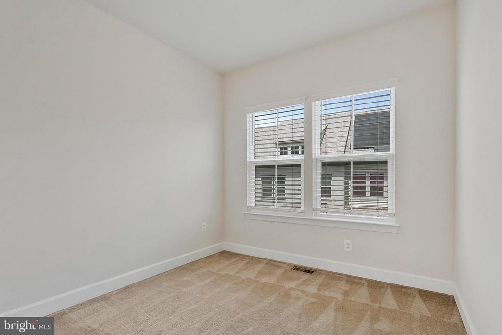 128 Albany Pl