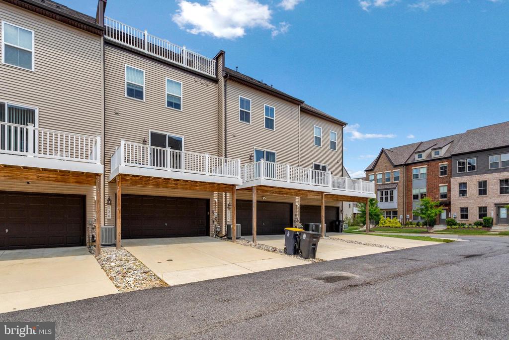 128 Albany Pl