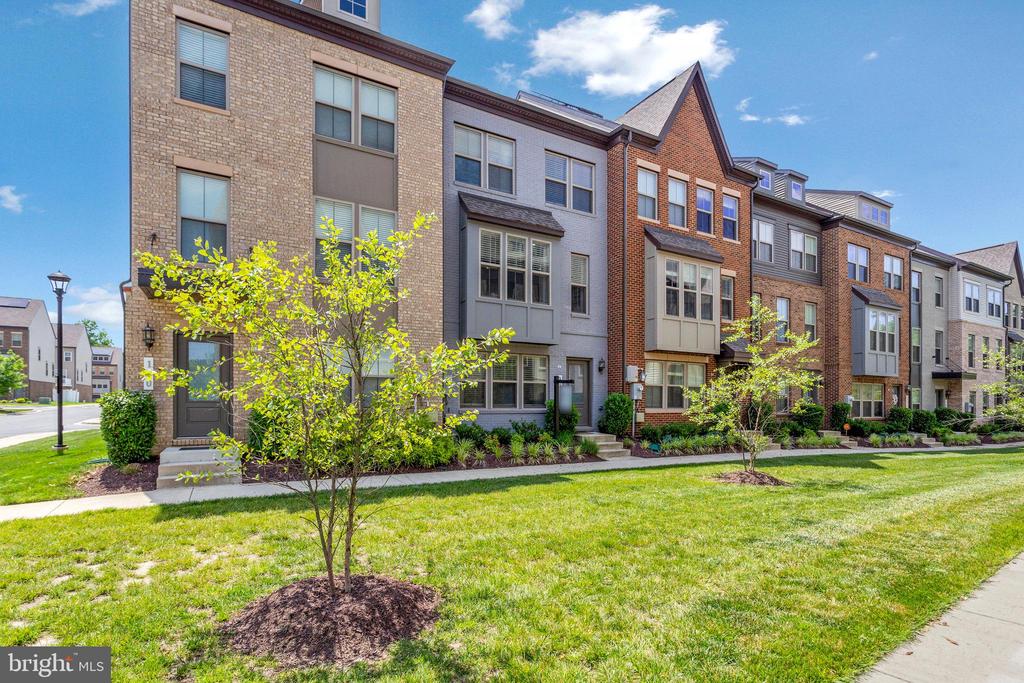 128 Albany Pl