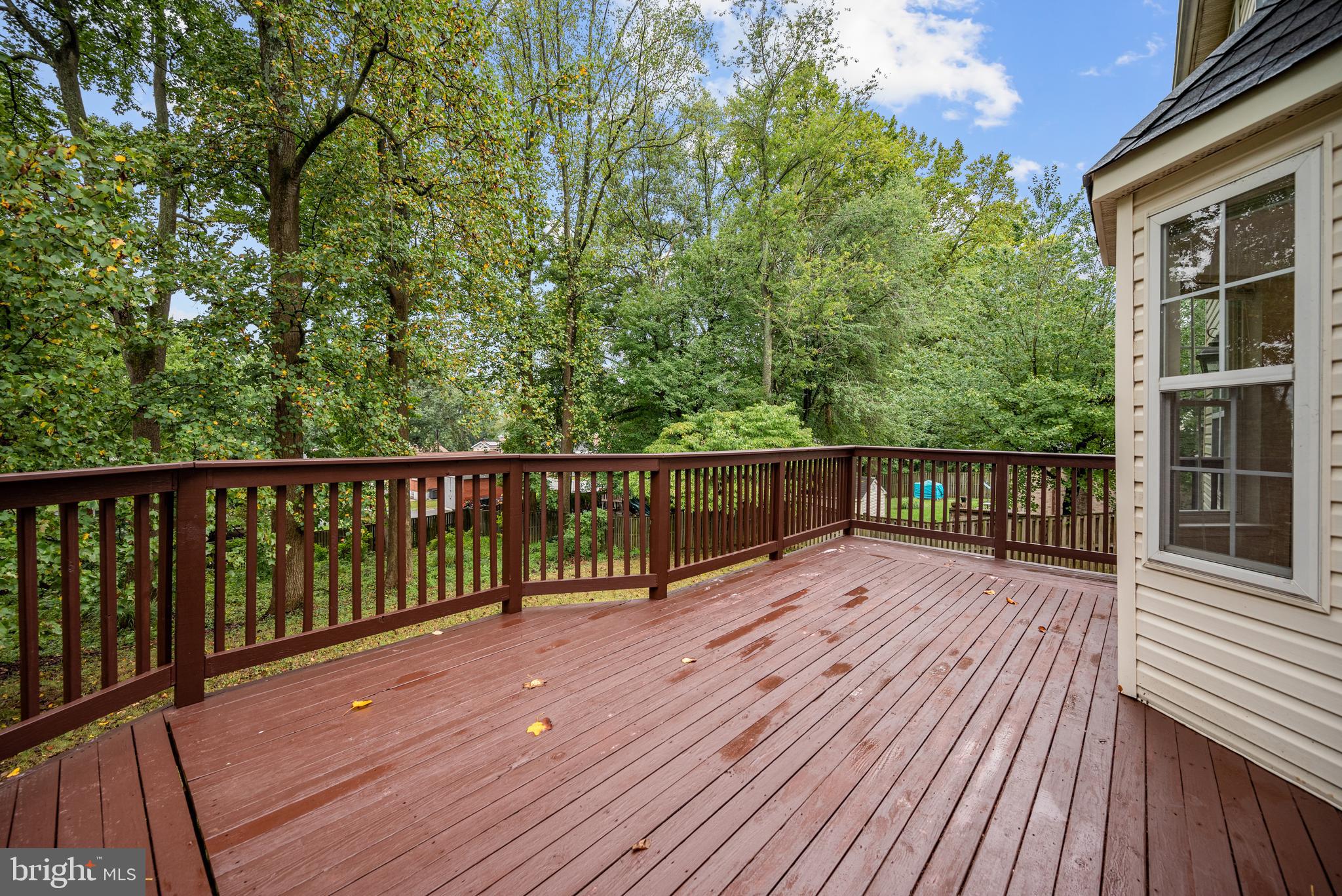 8407 HILLVIEW