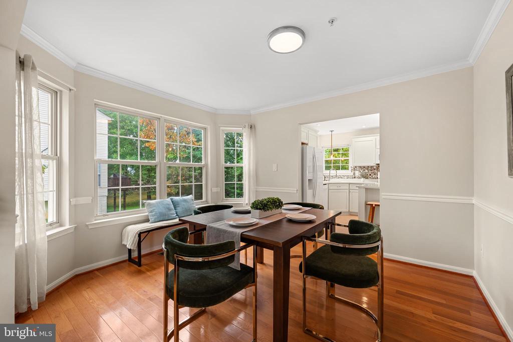 8407 HILLVIEW