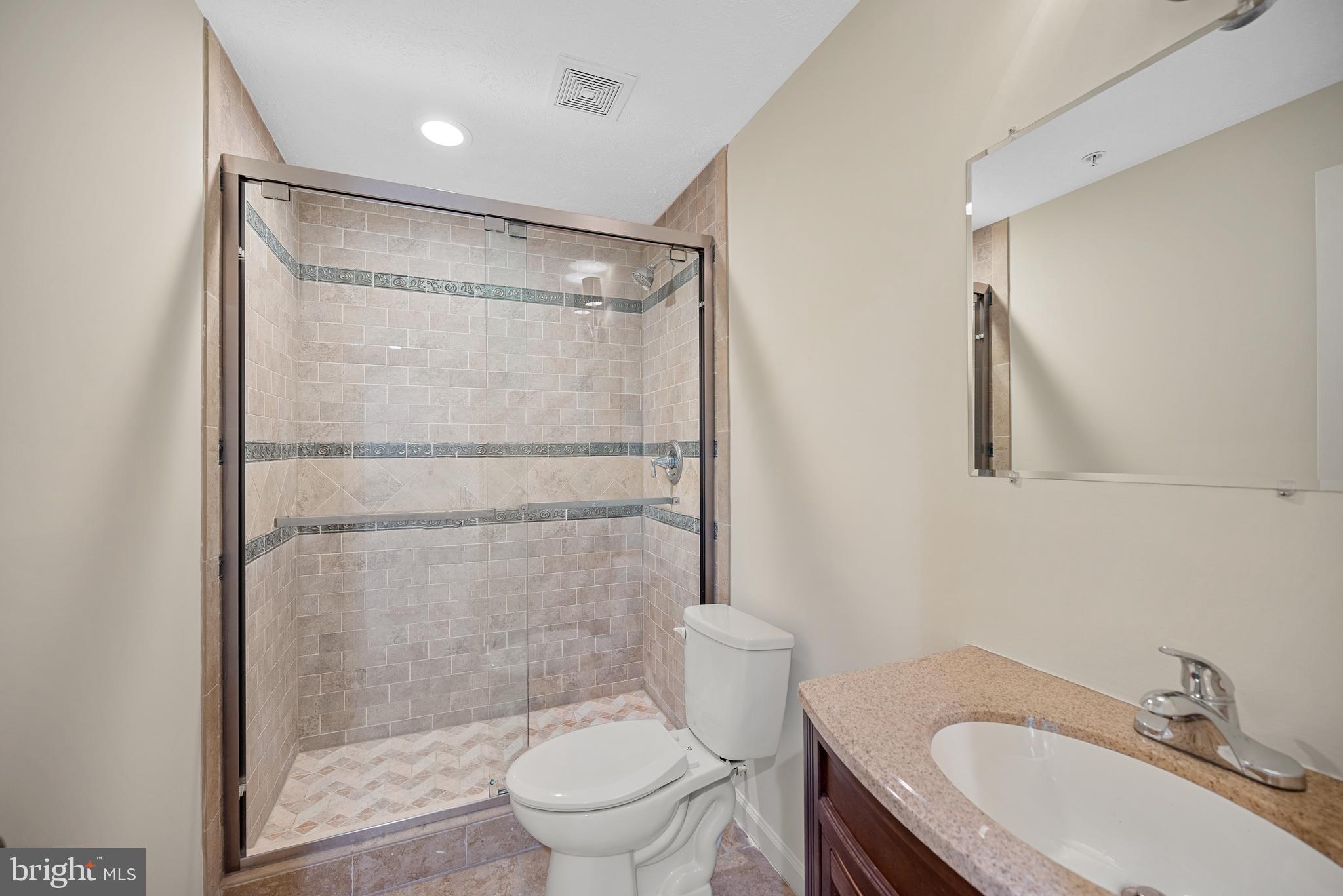 8407 HILLVIEW