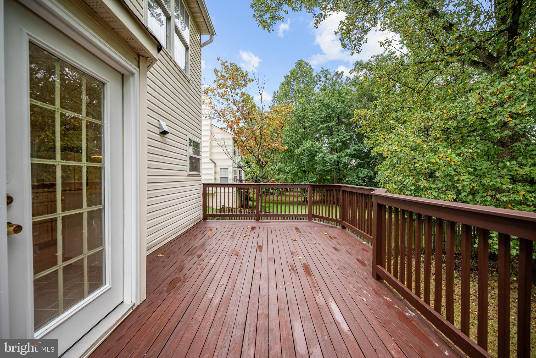 8407 HILLVIEW