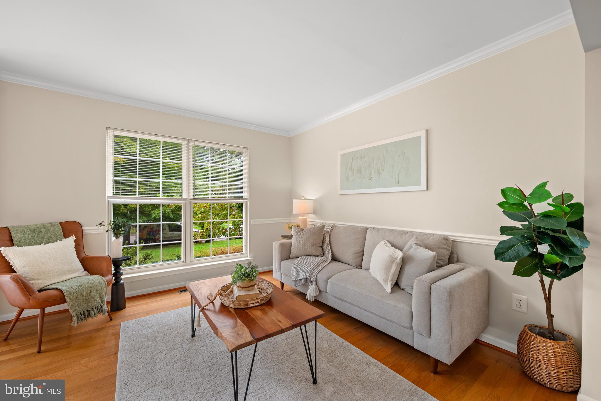 8407 HILLVIEW