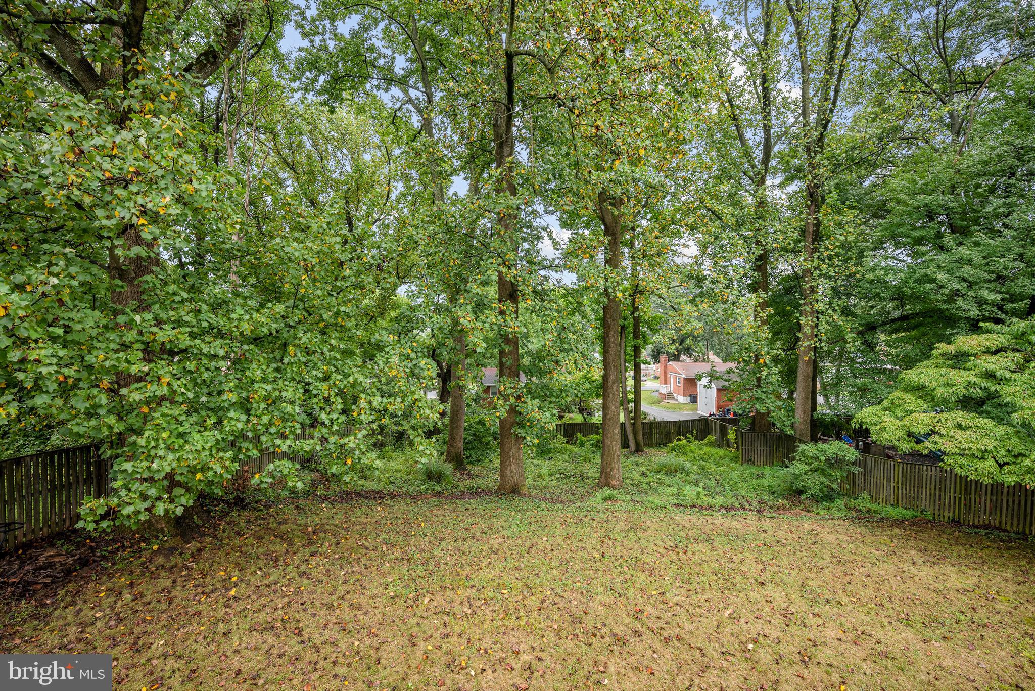 8407 HILLVIEW