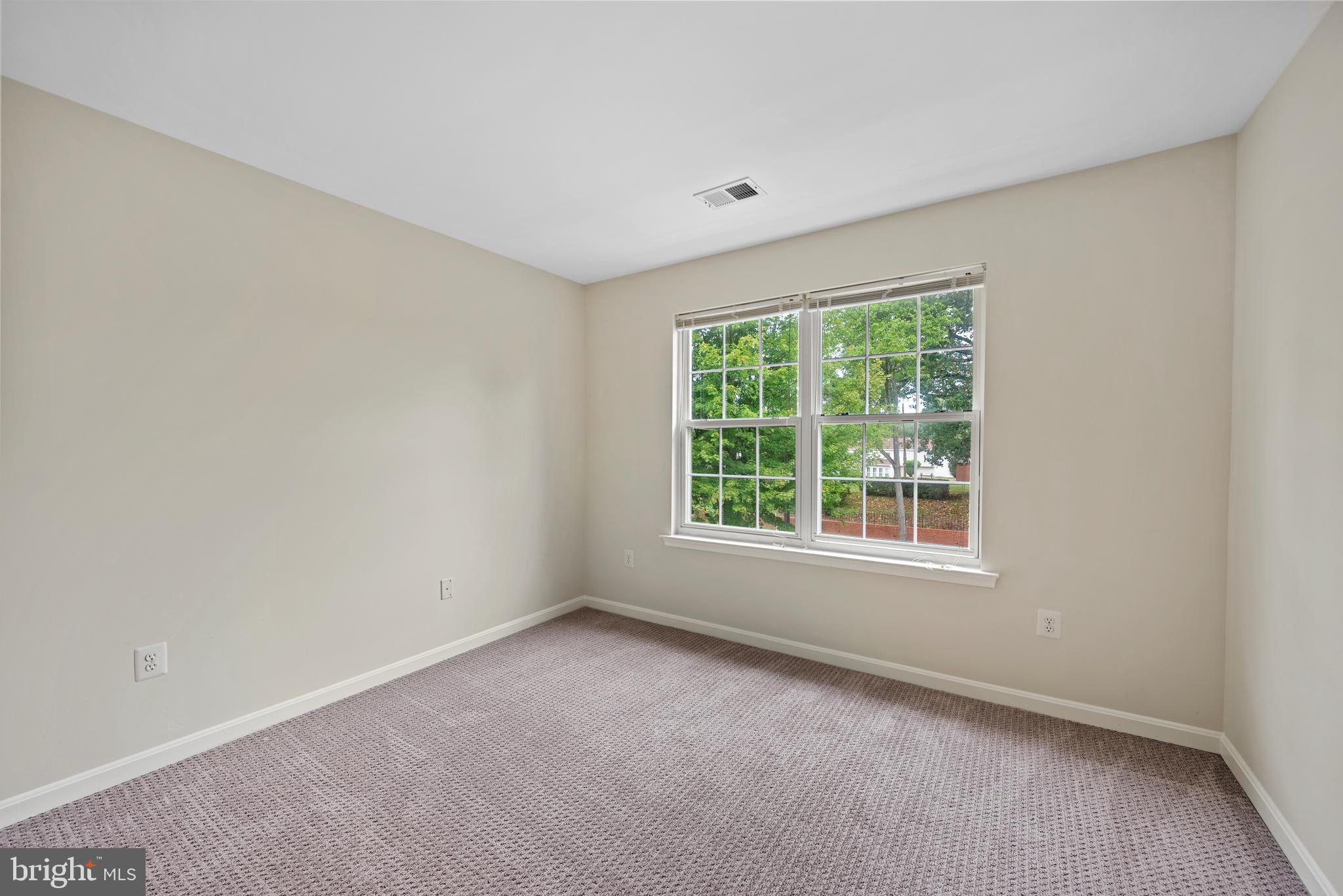 8407 HILLVIEW