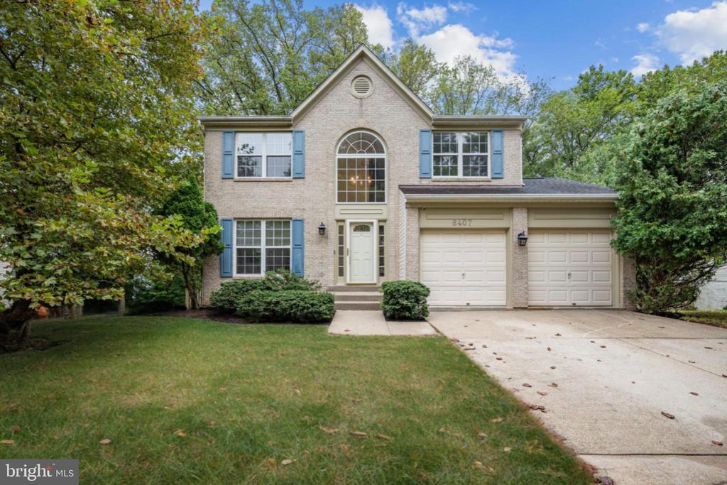 8407 HILLVIEW