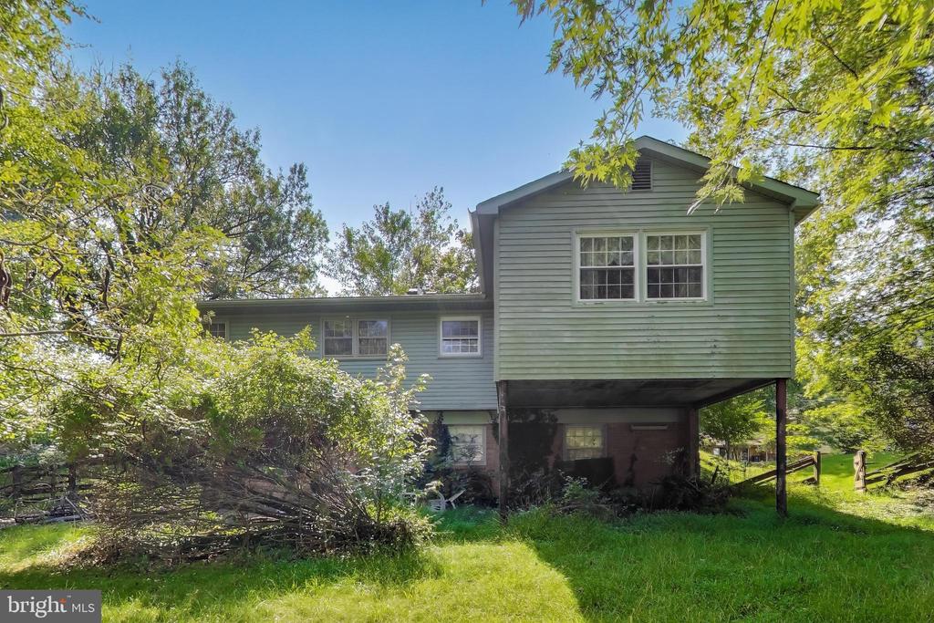4210 CARRIAGE DRIVE