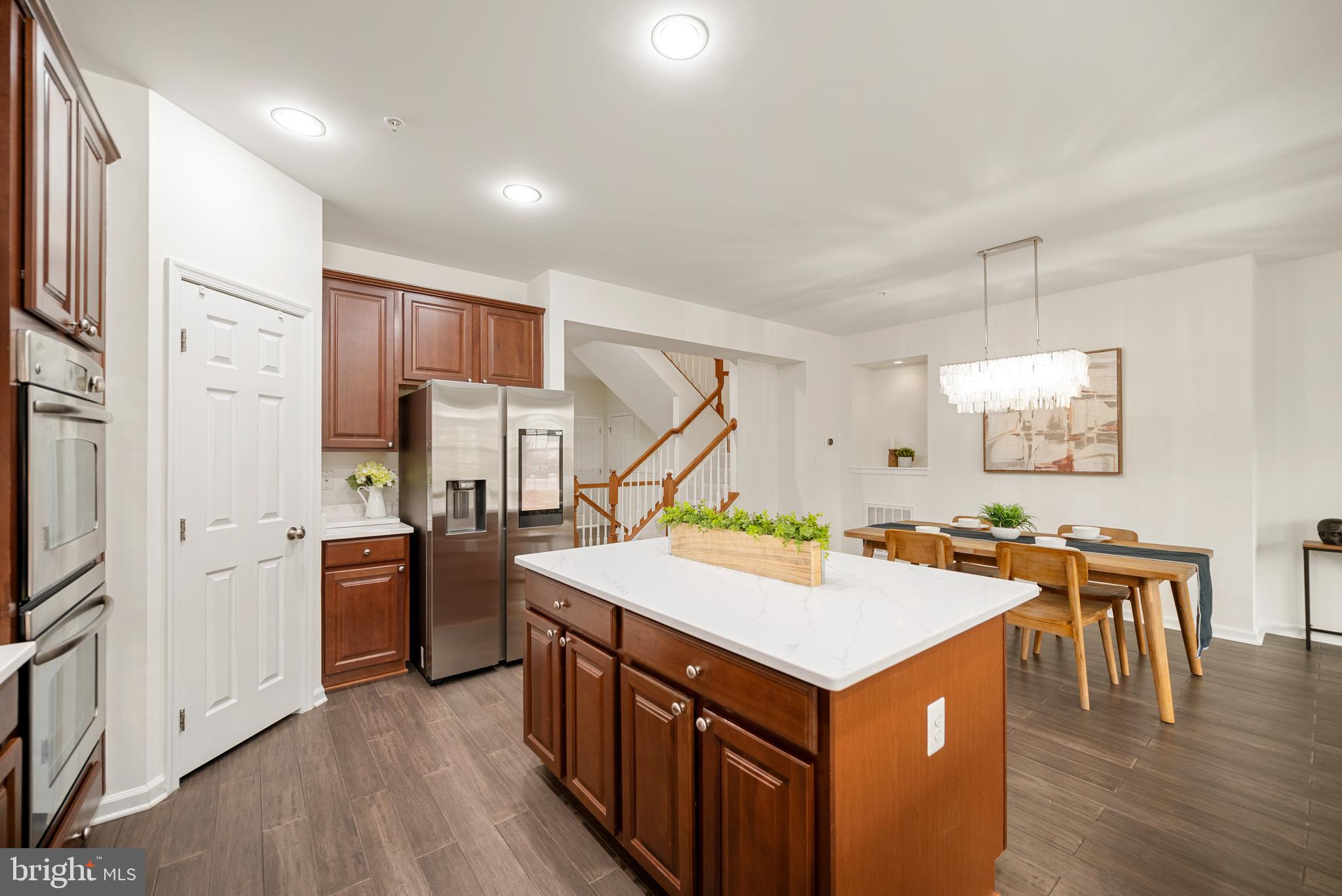 2703 LUCAS RUN WAY