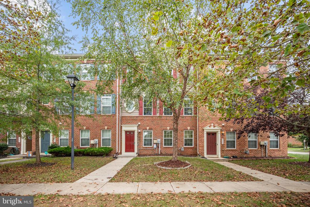 2703 LUCAS RUN WAY