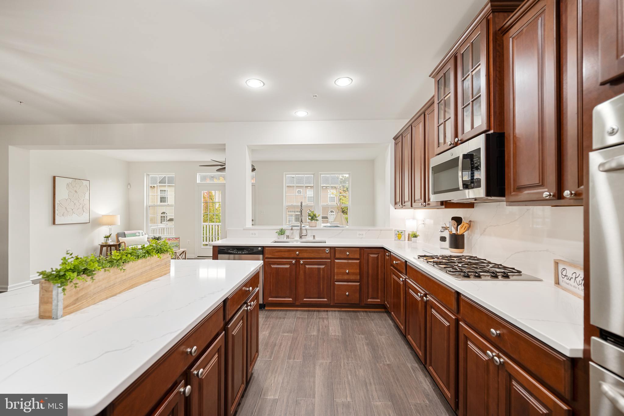 2703 LUCAS RUN WAY