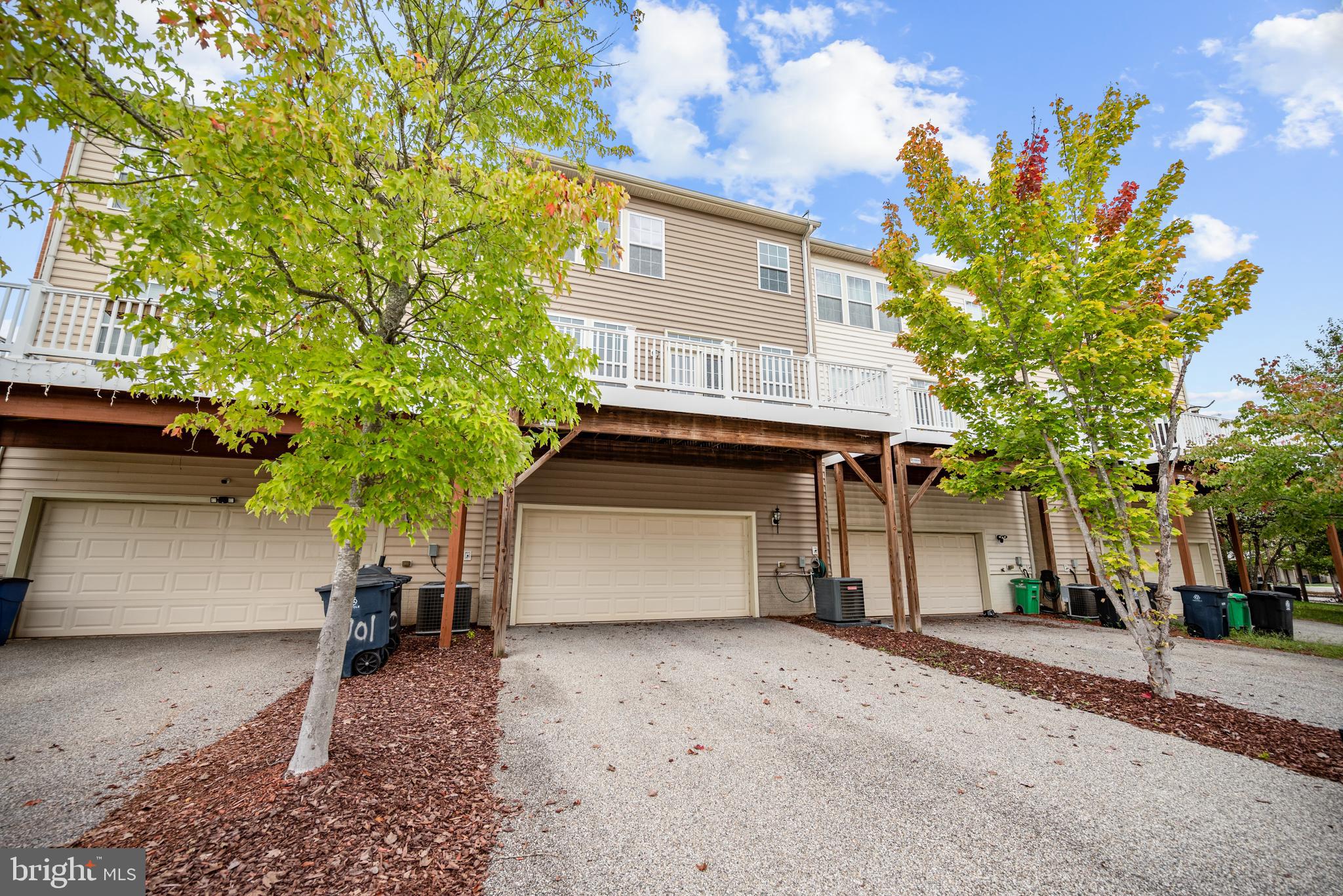 2703 LUCAS RUN WAY