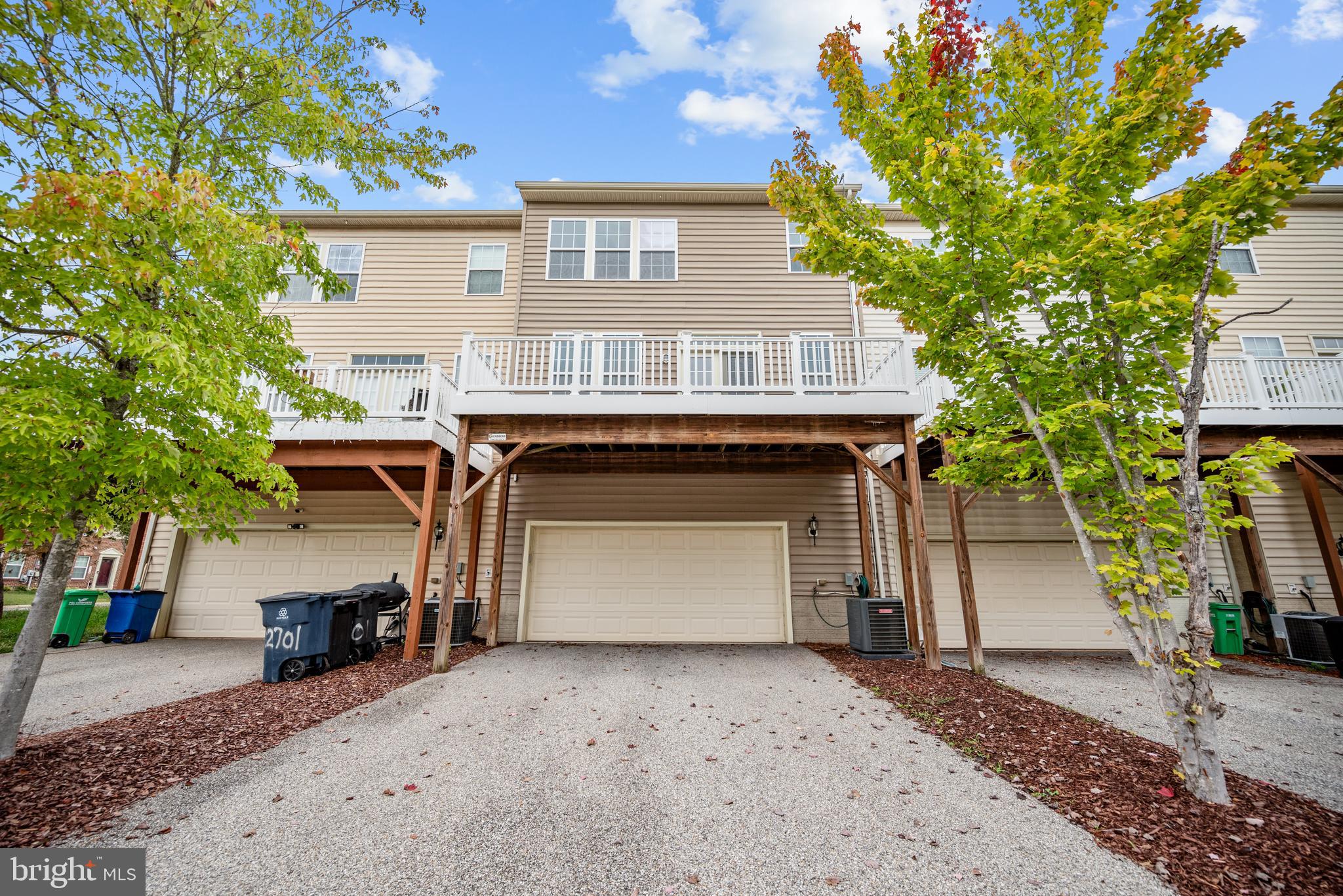 2703 LUCAS RUN WAY