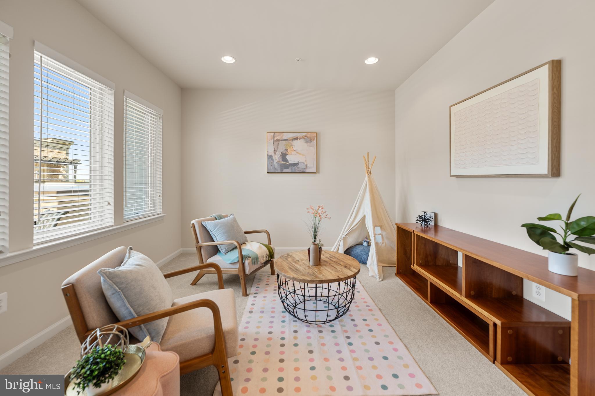 507 SILVER CLIPPER LANE