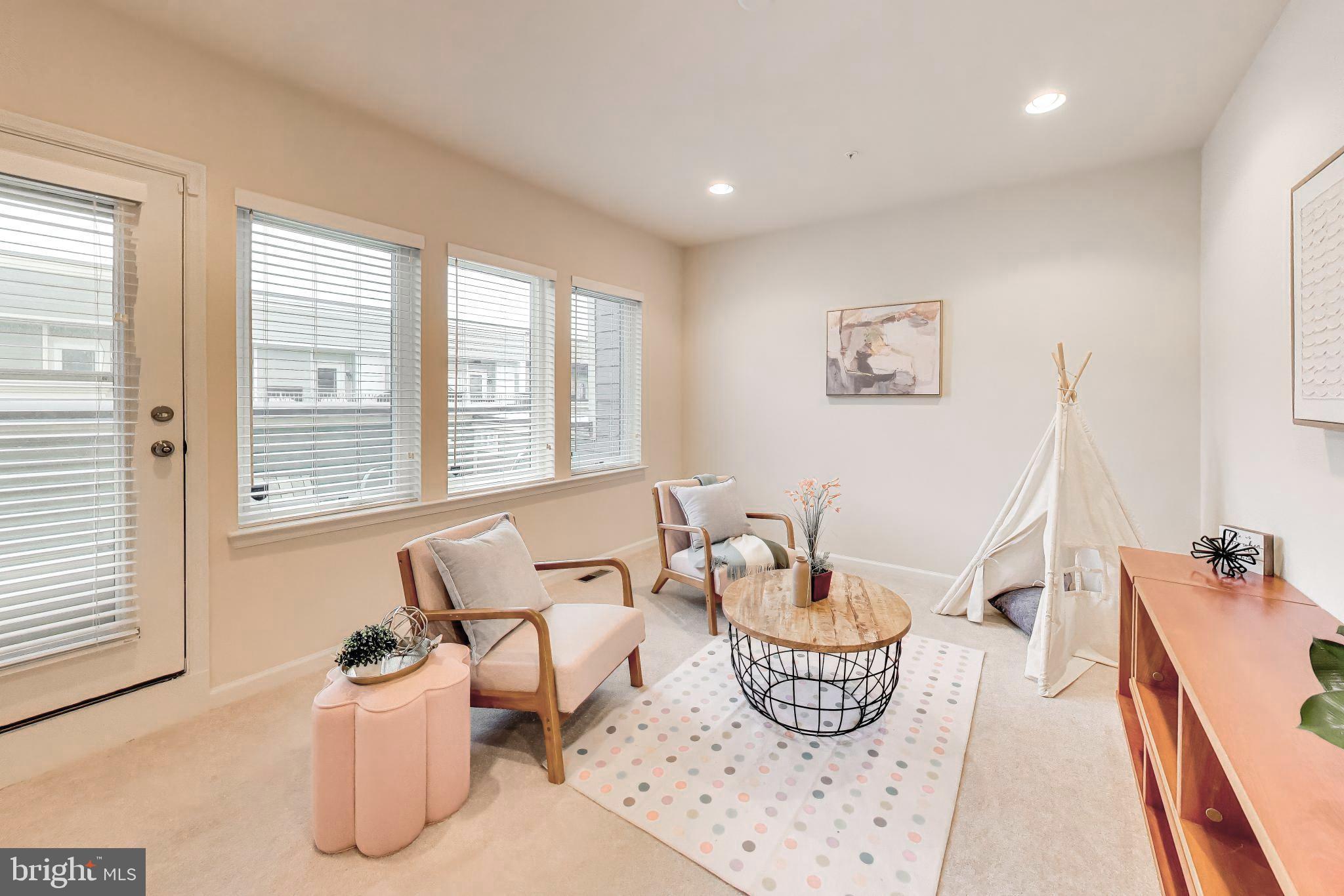 507 SILVER CLIPPER LANE