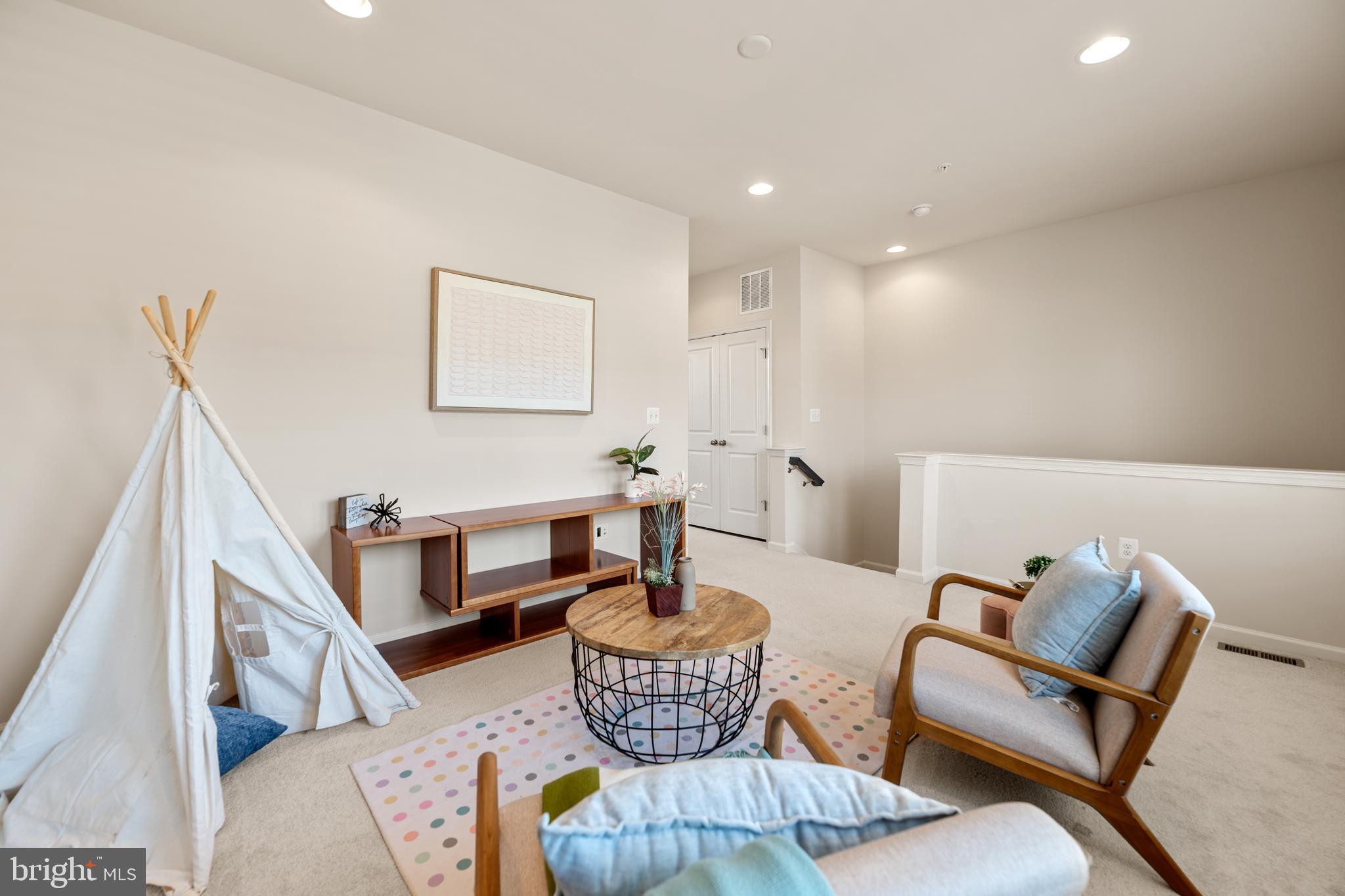 507 SILVER CLIPPER LANE