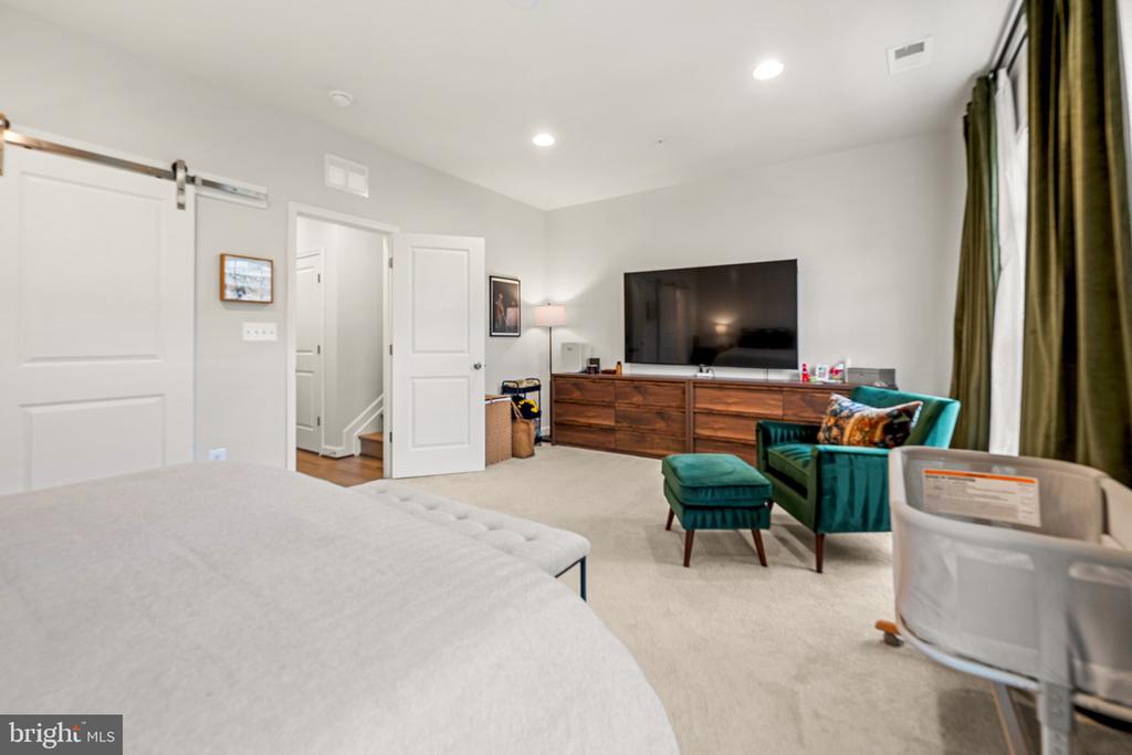 605 SKIFF WAY