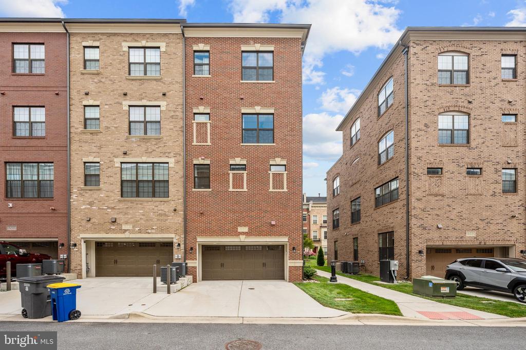 611 SKIFF WAY 621