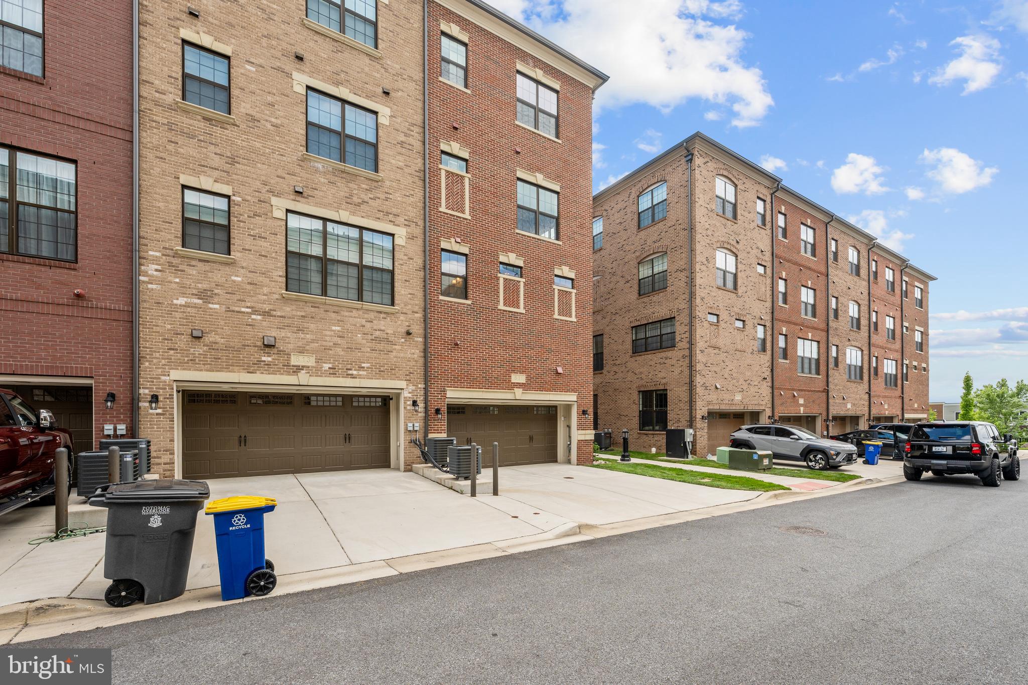 611 SKIFF WAY 621