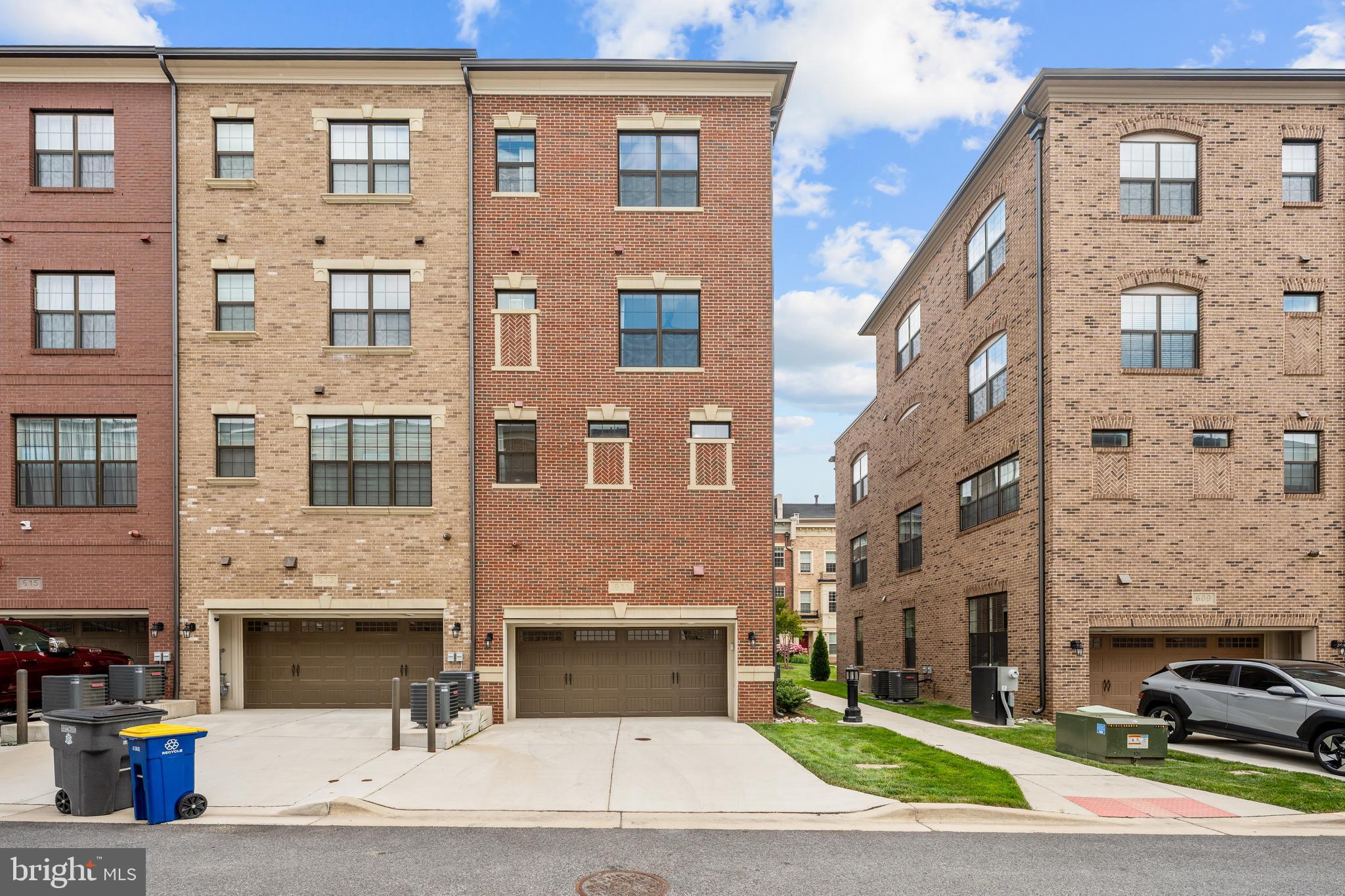 611 SKIFF WAY 621