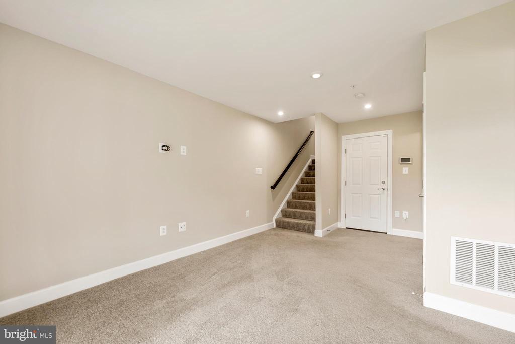 4 ALBANY PLACE