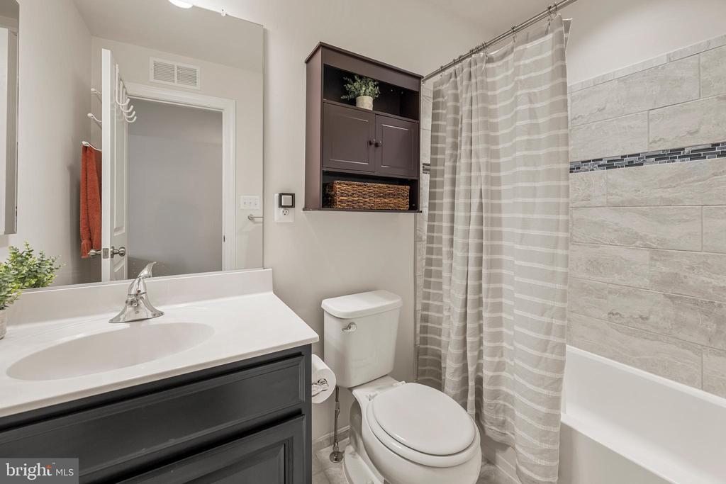 12605 BROUGHTON BLUFF