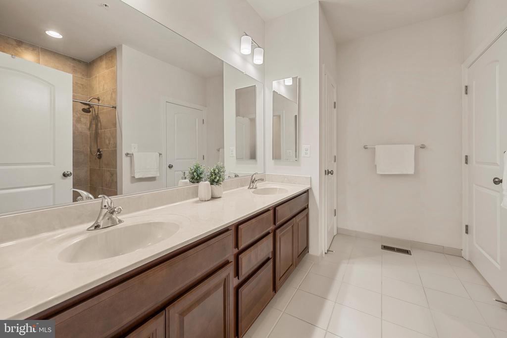 12605 BROUGHTON BLUFF