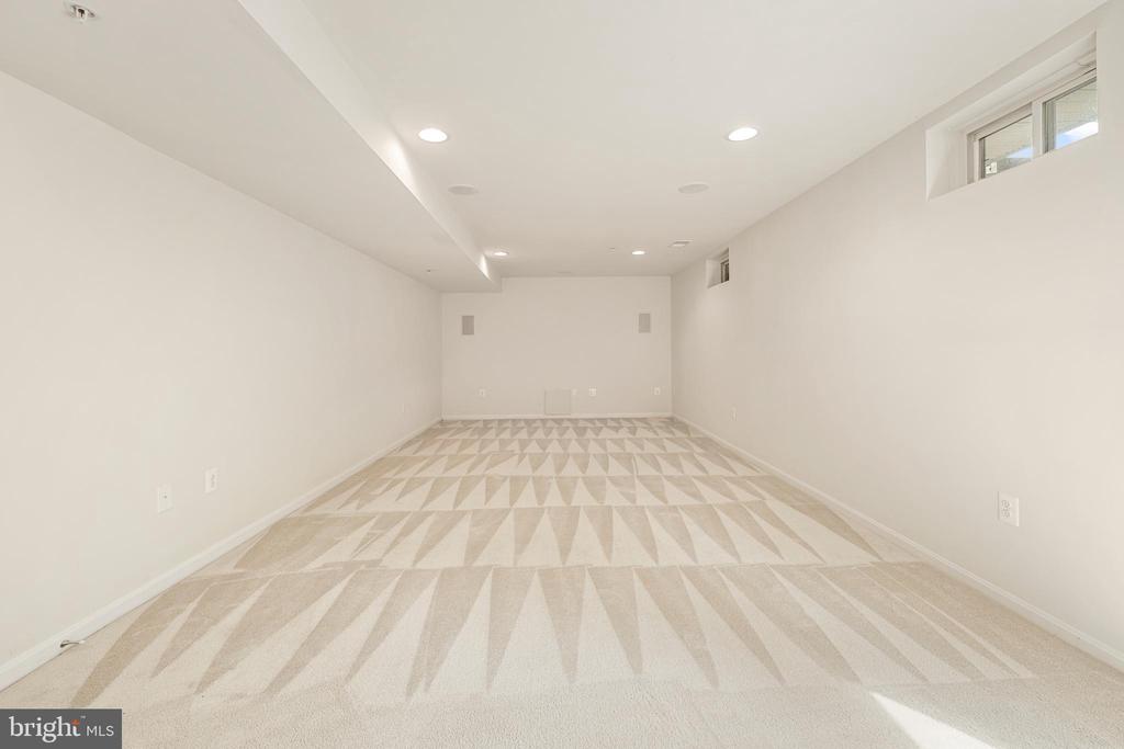 406 BRICKER DRIVE