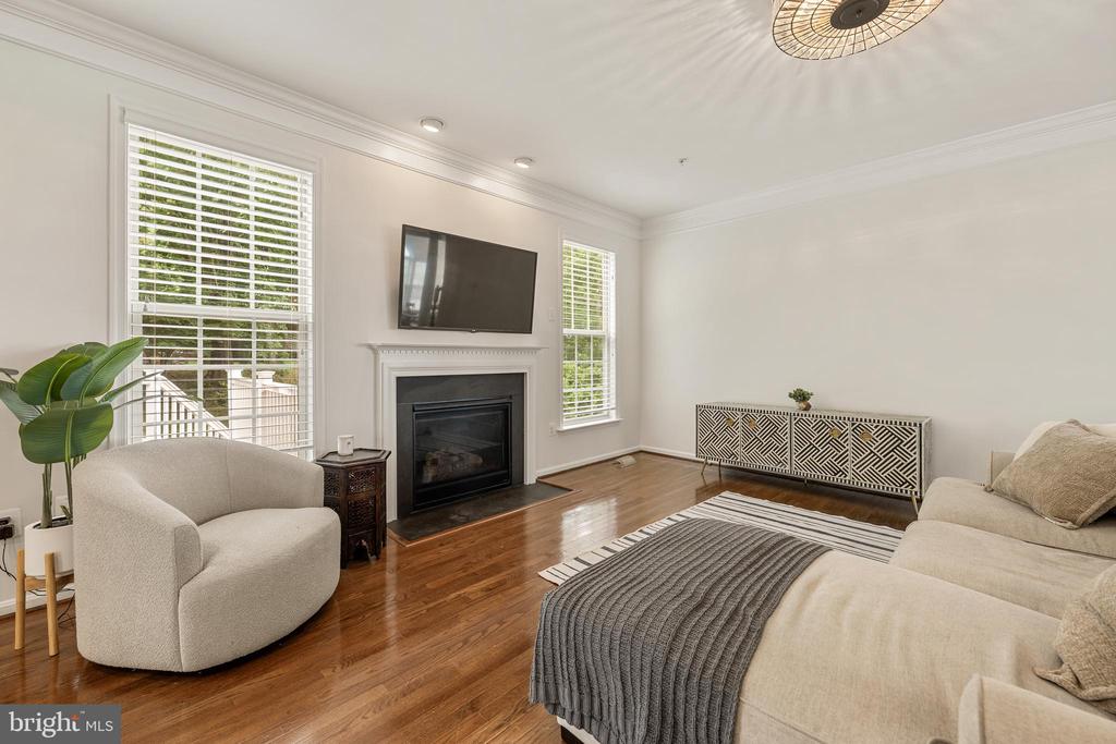 406 BRICKER DRIVE