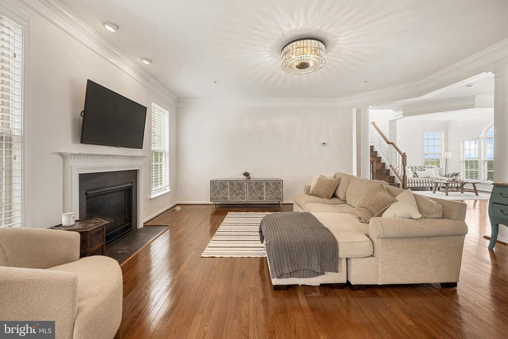 406 BRICKER DRIVE