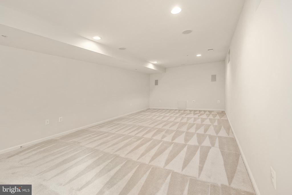 406 BRICKER DRIVE