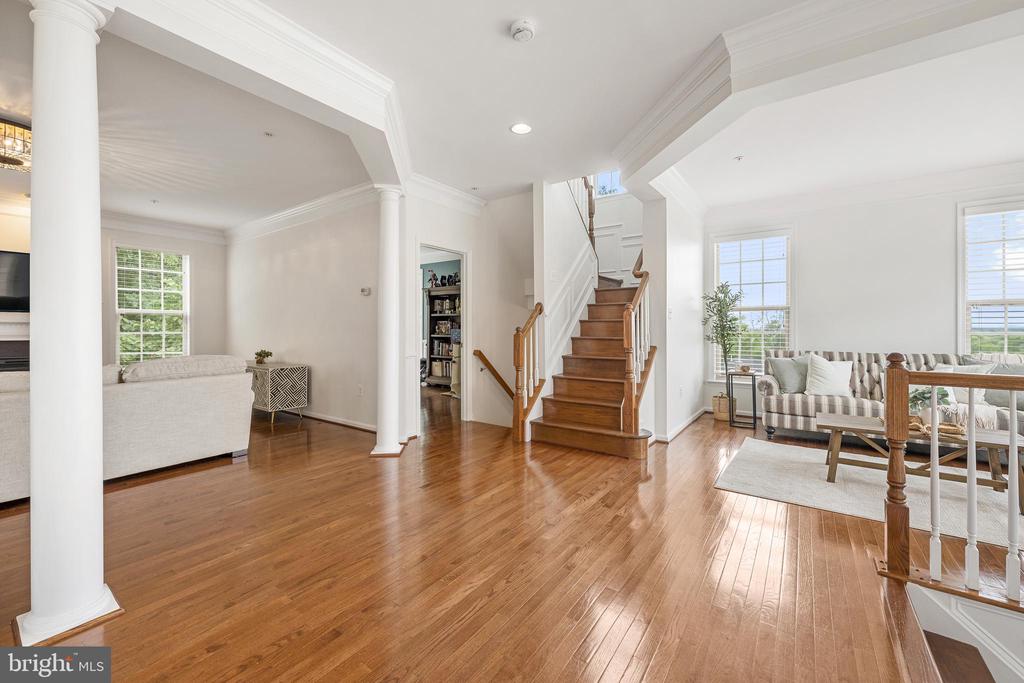 406 BRICKER DRIVE